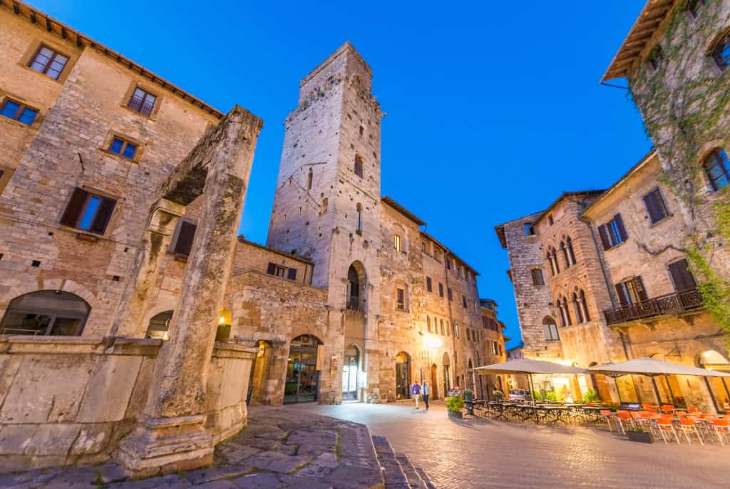 Piazza della Cisterna in San Gimignano at night