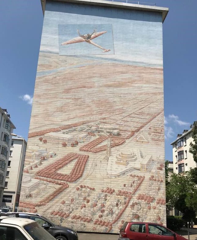 Mural of a town seen from the air in Lyon