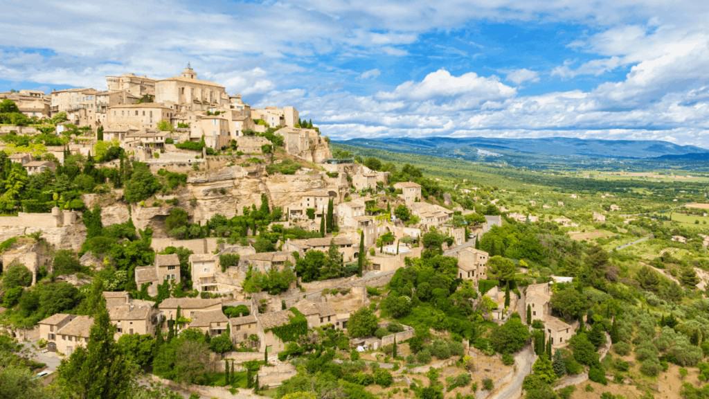 View of the hilltown of Gordes in the Luberon in southern France; a stunning home base when visiting the south of France