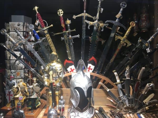 Store window display of swords in Toledo