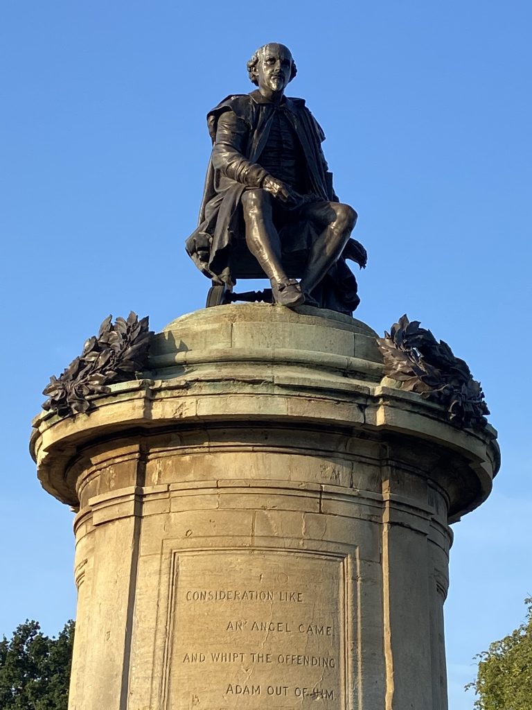 Statue of Shakespeare in Stratford-upon-Avon