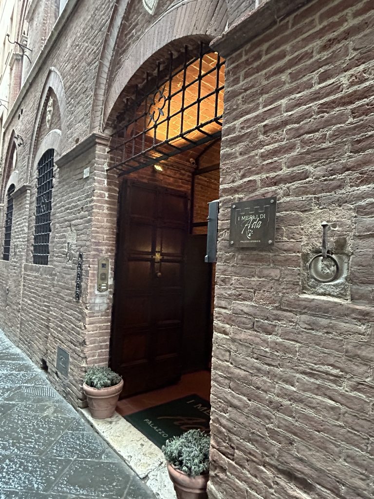 Entrance to I Merli de Ada Hotel in Siena