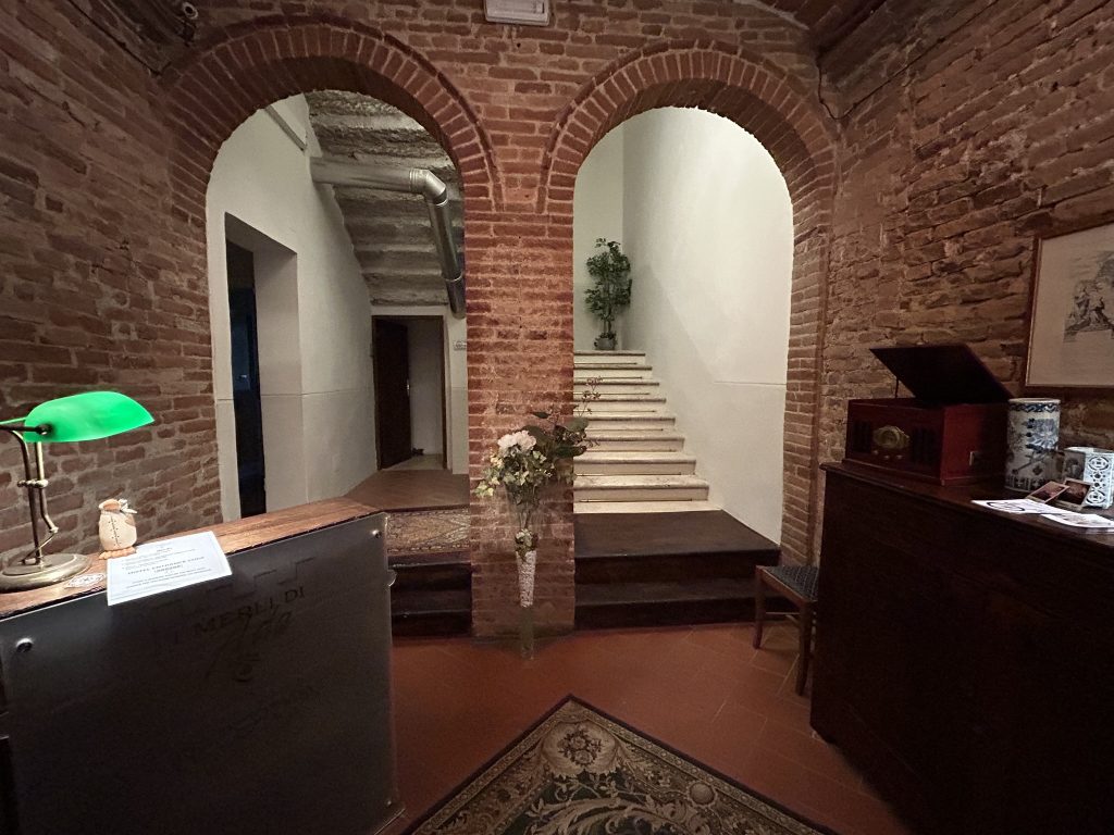 Entrance lobby in the I Merli di Ada in Siena