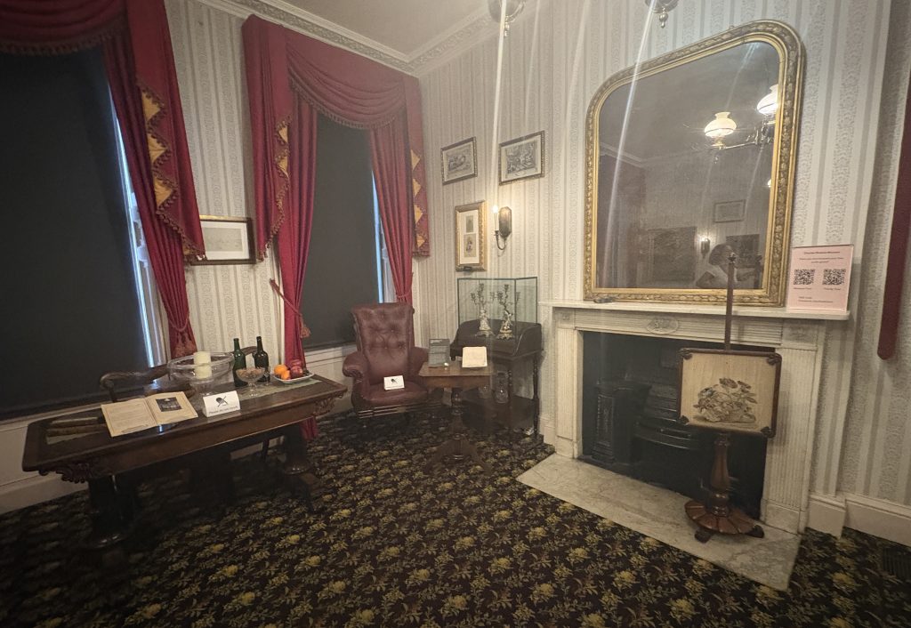 Parlour in the Dickens House Museum in London