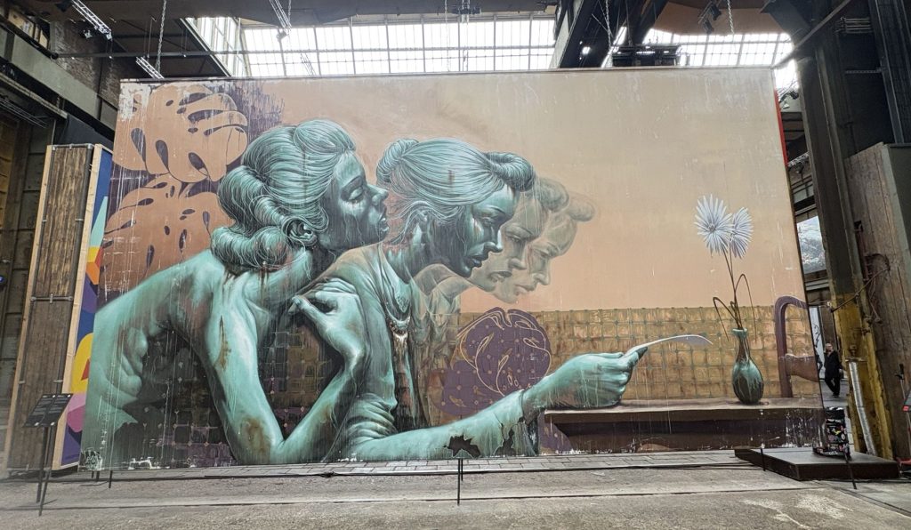 Sokar Uno painting of bronze-like figures with a woman reading a letter at STRAAT